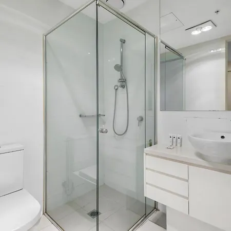 Modern 2-Bed St Kilda Apartment Near Shops Melbourne Exterior photo