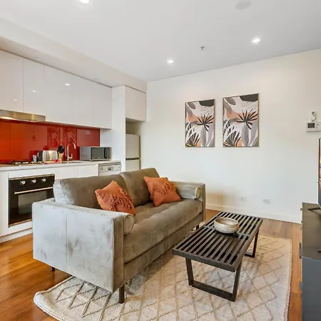 Modern 2-Bed St Kilda Apartment Near Shops Melbourne Exterior photo